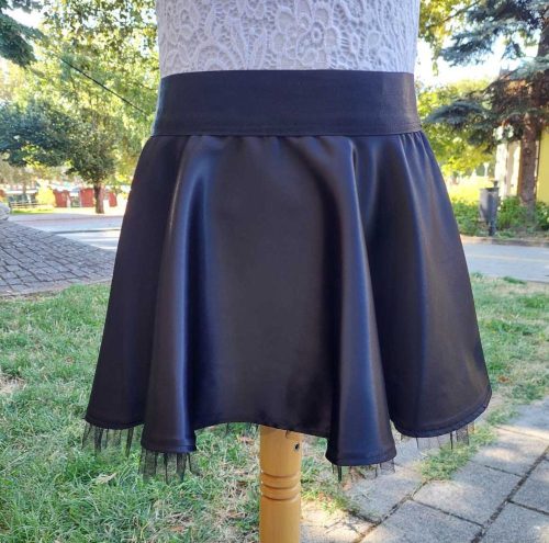 Chipi Chips fekete gumis derekú szatén szoknya