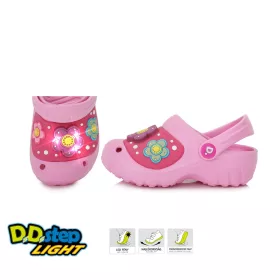 D.D.step LED-es rózsaszín virágos lány gumi papucs
